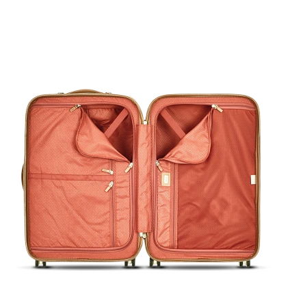 Чистка подкладки чемодана